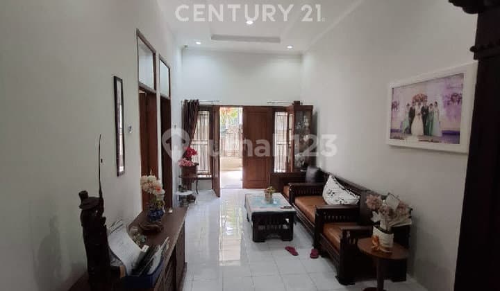 Rumah 2 Lantai di Sanggar Hurip Bandung Siap Huni