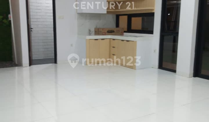 For Sale New House in Leuwisari, Hook Position, Semi Furnished