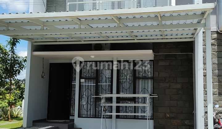 Rumah cantik siap huni sangat strategis diselaras