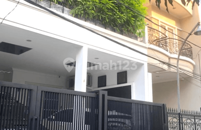 Rumah 3lt 6x15 90m Type 4KT Kelapa Gading Jakarta Utara