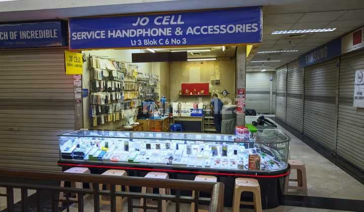 Kios Gandeng Hook and Body at ITC Permata Hijau