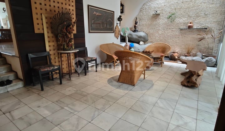 Rumah 12X27 Puri Indah Blok B SHM Barat Daya