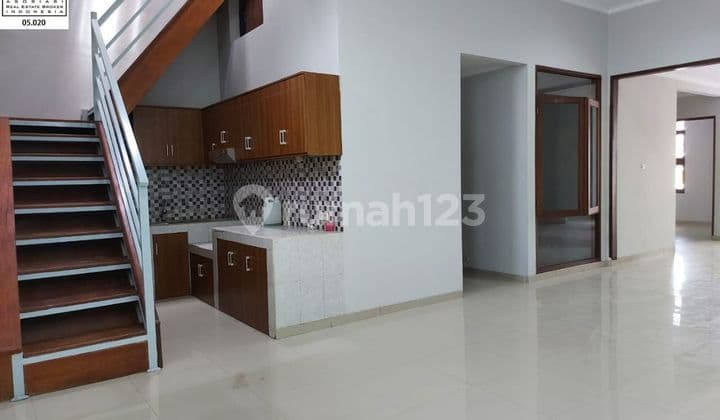 Guys Stok Terbatas Rmh Nyaman Dlm Cluster Di Cherry Field, Ciganitri Bandung