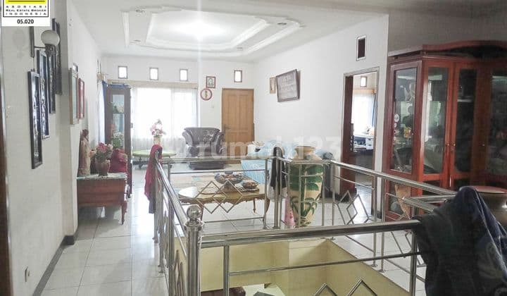 Rumah 3 Lantai Strategis Mainroad Soekarno Hatta Bandung