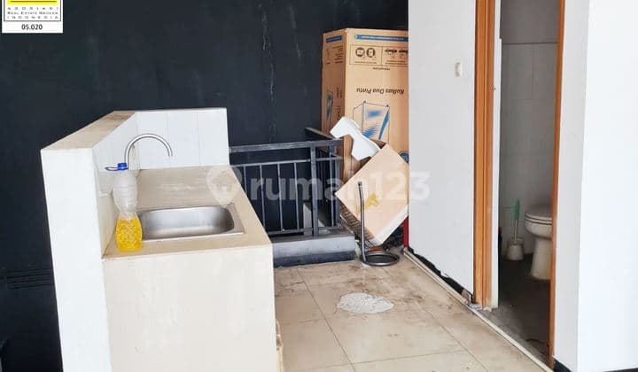 Ruko 2 Lantai Tengah Kota Cocok untuk di Pakai Usaha Sawah Kurung Bandung