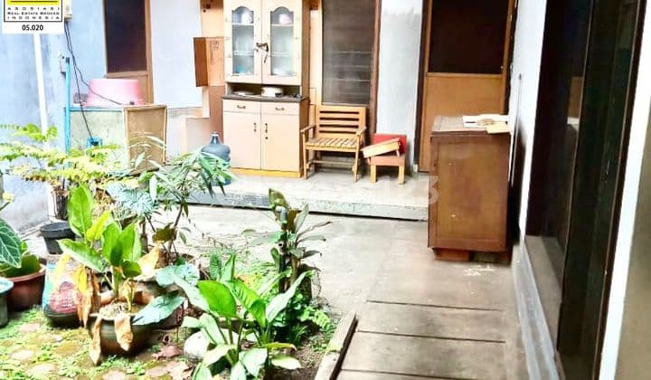 Rumah Asri Luas Strategis Sayap Buah Batu Bandung