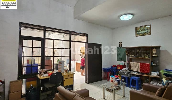 Rumah dengan Lokasi Bagus Siap Huni di Tman Kopo Indah Bandung