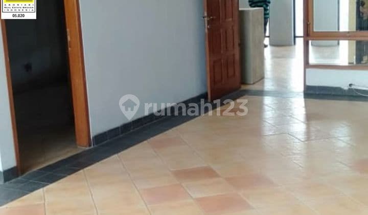 Rumah 3 Lantai Tengah Kota Siap Huni di Kembar Bandung