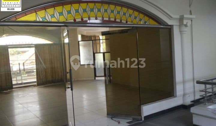 Rumah 4 Lantai Siap Huni, Jalan Raya 2 Arah, Lokasi Sangat Strategis Jl Garuda Bandung