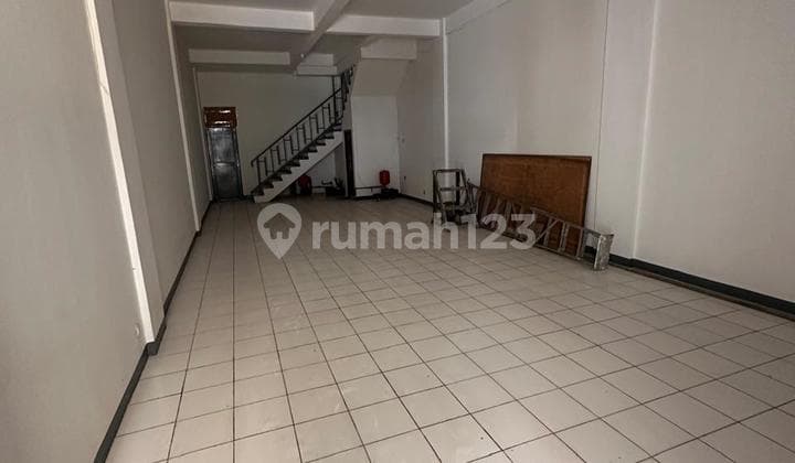 Laris Ruko 4 Lantai Tengah Kota di Jl Suniaraja Bandung
