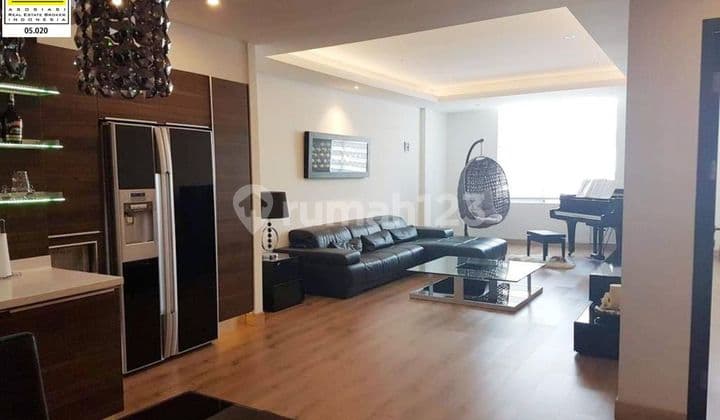 Ruko Modern Tengah Kota 3 Lantai Siap Pakai di Gatot Subroto Bandung