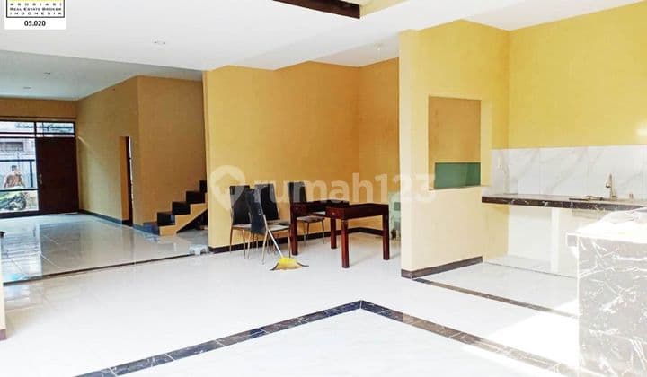 Rumah Minimalis Modern Terawat Di Taman Holis Indah Bandung