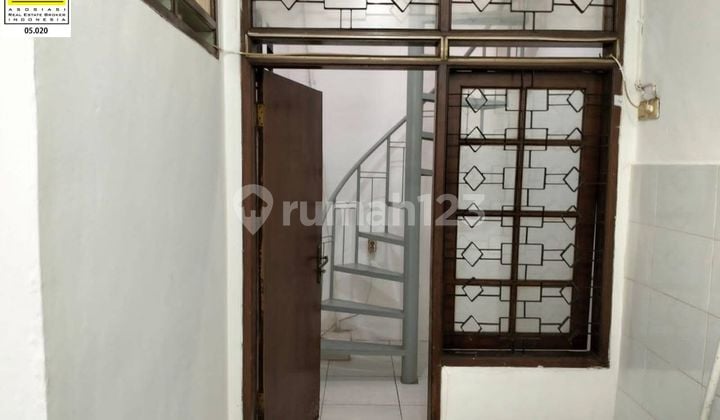 Rumah Yang Sangat Terawat Dan Siap Huni , Bebas Banjir , Dekat Dengan Sekolah Bpk Bandung