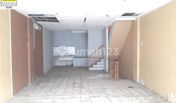 Ruko 3 Lantai Ada 2 SHM di Kopo Mas Bandung