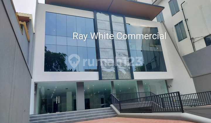 Gedung Brand New di Jakarta Timur, 1600m2, 4 lantai, cocok kantor, klinik, rumah sakit, strategis di kawasan timur jaakarta 7 menit ke tol becakayu, 10 menit ke casablanca