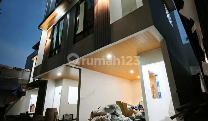 Rumah Mewah Murah di Menteng Wadas Setiabudi Jakarta Selatan Rumah Mewah Murah di Menteng Wadas Setiabudi Jakarta Selatan