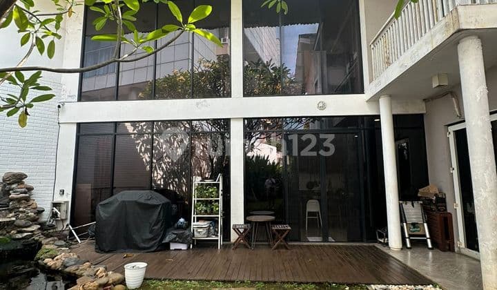 Rumah 2 Lantai SHM Bagus Hook Green Permata