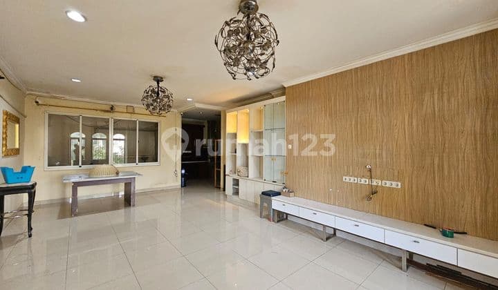 Rumah 3 Lantai Shm Bagus Cordoba