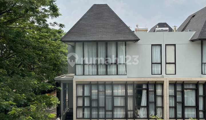 Rumah 3 Lantai Dlm Cluster Zenith, Serenia Hills, Lebak Bulus