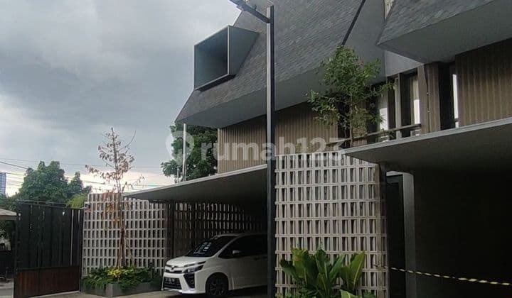 Rumah 2,5lantai Dgn Rooftop Dlm Cluster Di Pondok Labu, Jaksel
