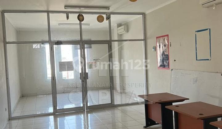 3.5-Storey Shop House in a Busy and Strategic Area in the Center of Bandung City