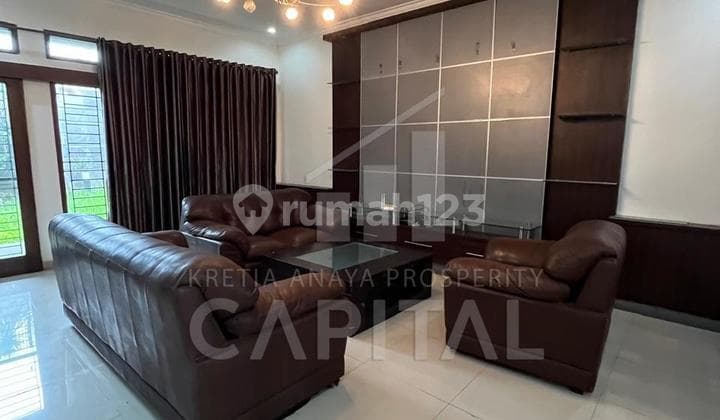 Rumah Siap Huni 2 Lantai Dengan Fasilitas Furnished yang Lengkap di Setraduta Residence