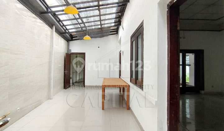 Business Space Ready to Use with Strategic Location in Setiabudi