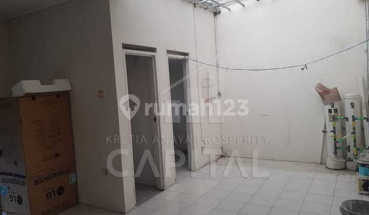 Rumah Nyaman dengan Posisi Strategis Dekat Akses Tol dan Pusat Perbelanjaan di Taman Holis Indah Bandung