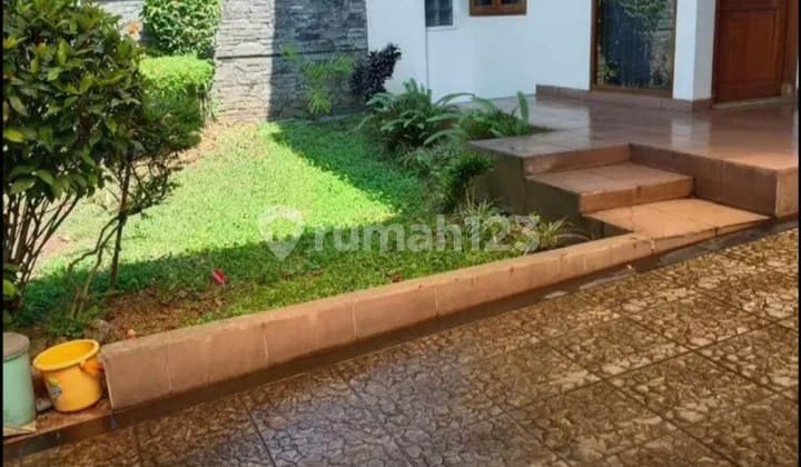 Rumah Pinggir Jalan Dekat Setra Duta Cocok Untuk Usaha Sarijadi