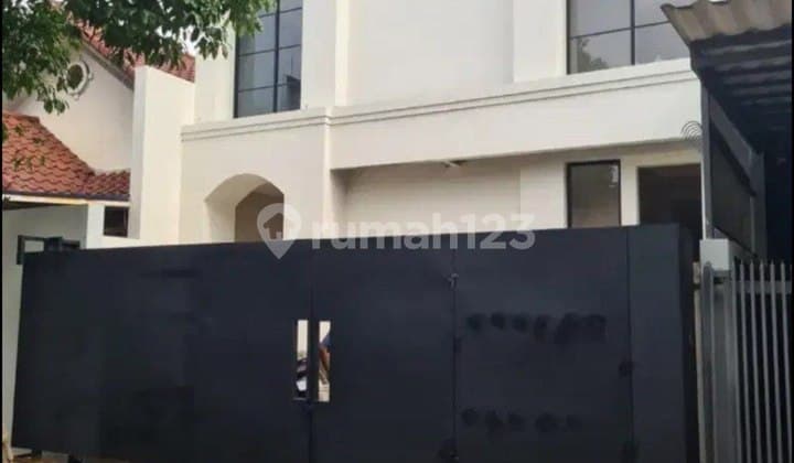 Rumah Baru Siap Huni Klasik Modern di Batununggal Indah