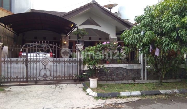 Ready-to-Occupy House in Batununggal Indah Complex, Bandung