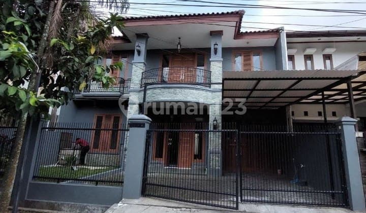 Rumah 2 Lantai Siap Huni Dalam Cluster Batununggal