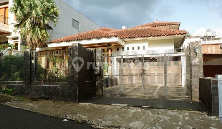 Rumah Semi Furnised Setra Indah Sayap Paster Bandung