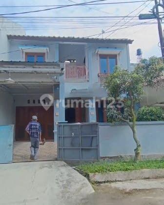Rumah 2 Lantai Dalam Komplek 100 Meter Ke jalan Amir Machmud