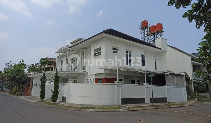 Rumah Lux Dalam Cluster Singgasana Pradana Mekar Wangi