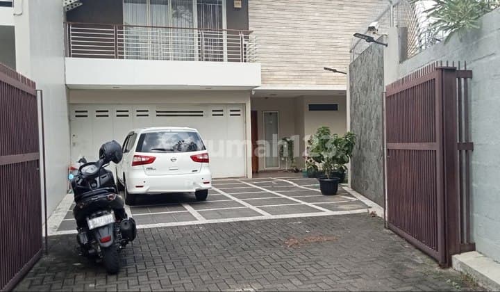 Rumah Modern Siap Huni Ada Taman Belakang Dalam Cluster Setrasari Pasteur Bandung