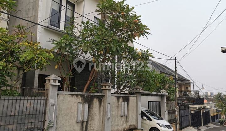 Dijual Rumah Artis Strategis Harga Realistis Kebayoran Lama Jakarta Selatan