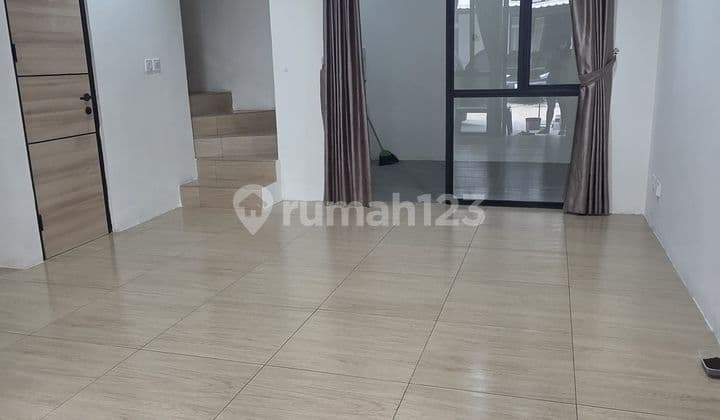 Rental Ready-to-Occupy Furnished House E3ss76 Karawaci Tangerang