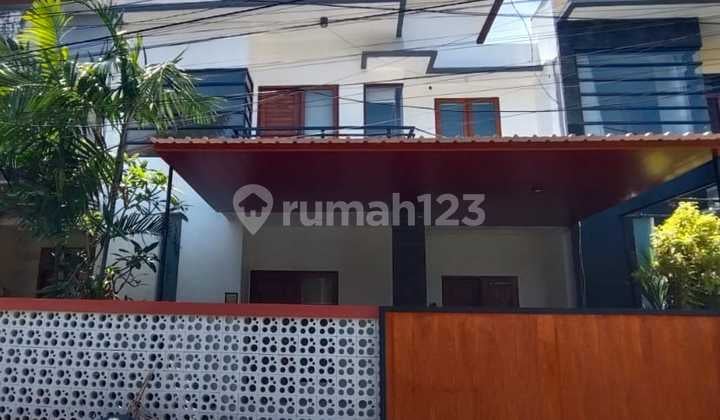Rumah Cantik 3 Kamar di Sidakarya