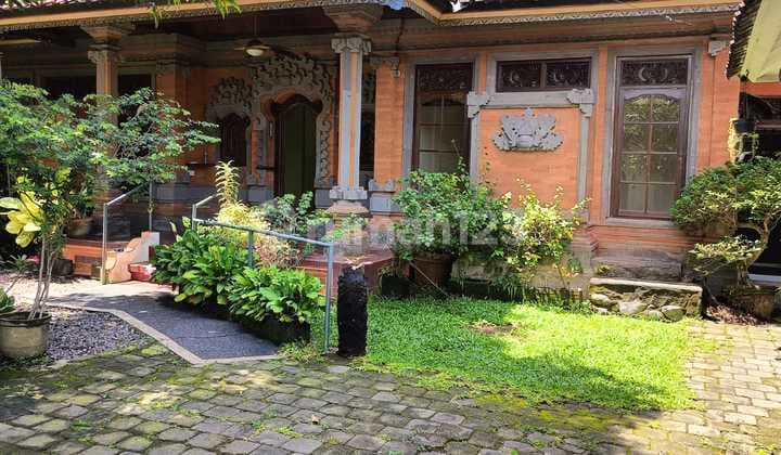 Rumah 4 Kamar Balinese Style di Sanur
