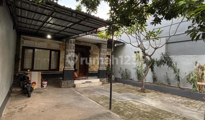 Rumah 1 Lantai 3 Kamar di Renon Denpasar