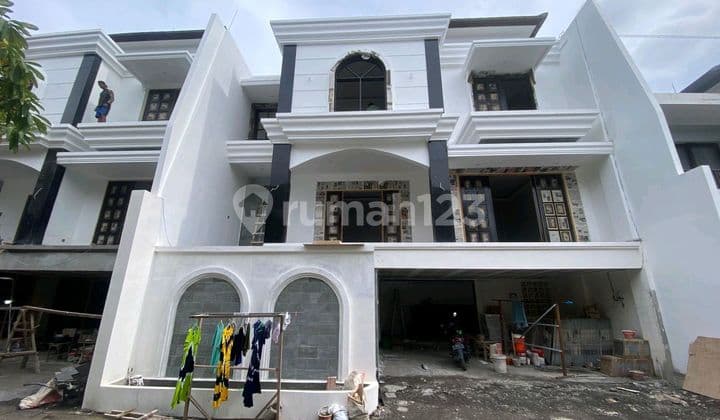 Rumah Modern 3 + 1 Kamar di Pakerisan Panjer