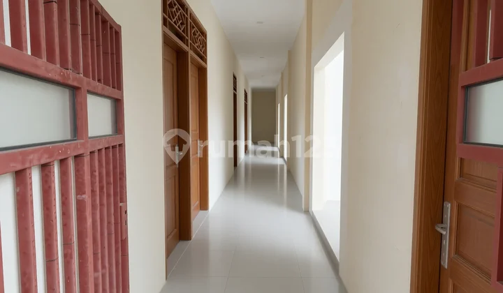 Boarding House 13 Empty Rooms on Pulau Moyo Street
