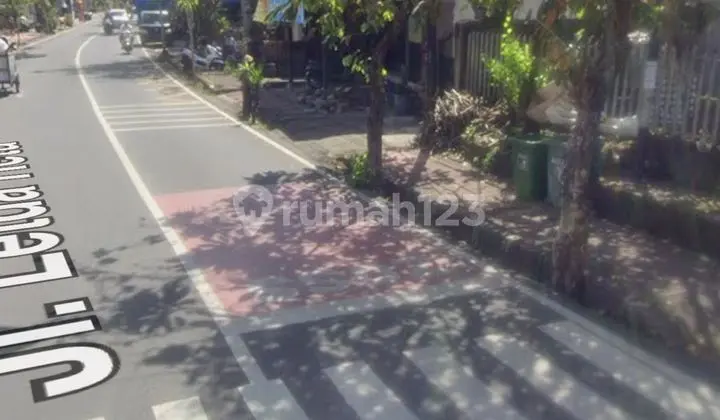 Cheap Land with Bonus Shop in Central Renon