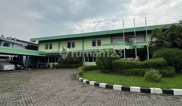 Pabrik 2 Lantai Bagus di Raya Mayjen Sungkono Lokasi Strategis