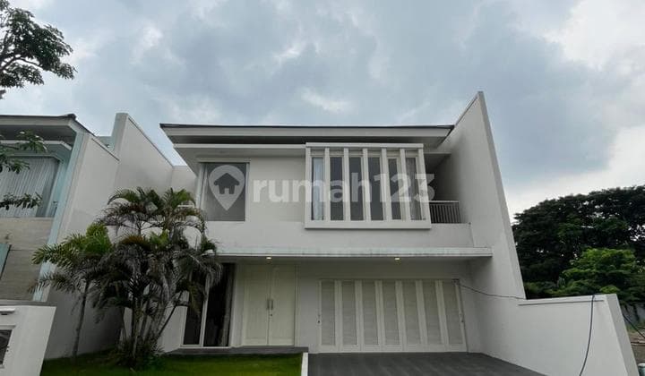 Rumah 2 Lantai Bagus Furnished HGB di Manyar Jaya Siap Huni