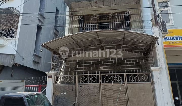 Rumah 3 Lantai Bagus SHM di Gembong Sawah Barat Siap Huni