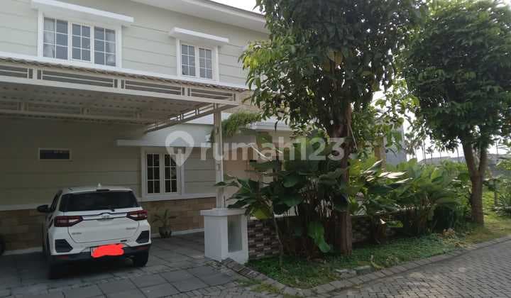 Rumah 2 Lantai Bagus Minimalis Semi Furnished di Royal Residence