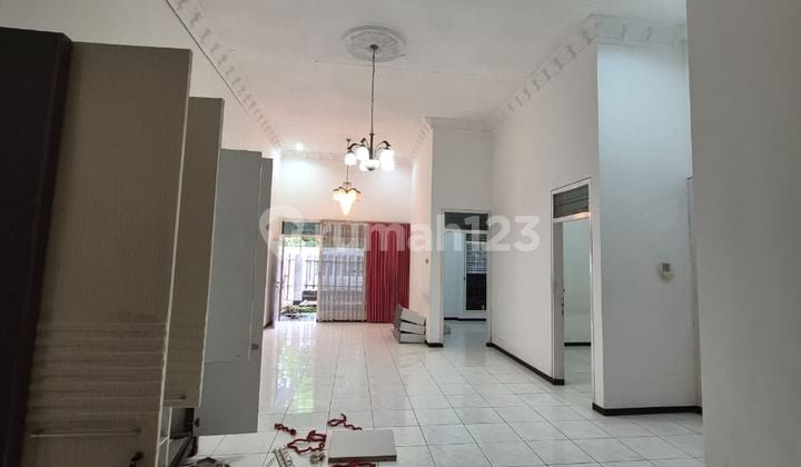House with Minimal Renovation SHM in Dharmahusada Indah Ready to Occupy