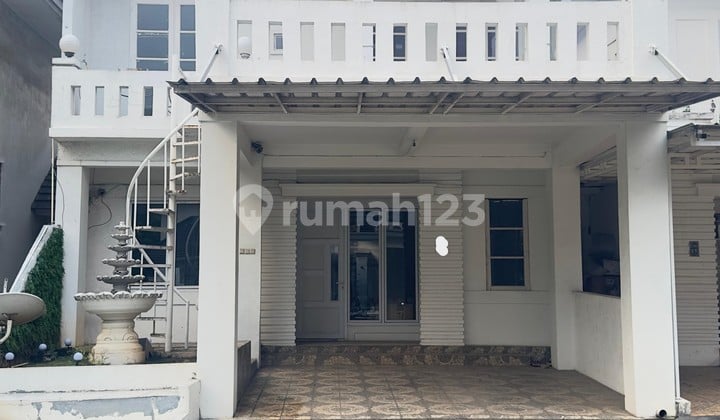 Rumah 2 Lantai Siap Huni Dekat Akses Tol Kota Wisata